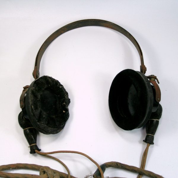 Vintage Set Of Bakelite Headphones. For Sale